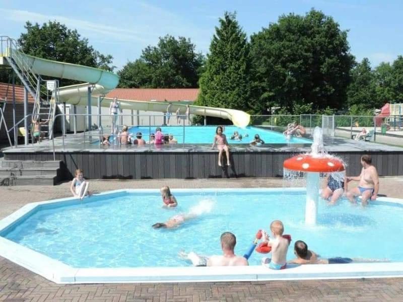 Stacaravan Huren In Het Hart Van Bosrijk Drenthe Op Recreatiepark De Tien Heugten Schoonloo Exterior foto